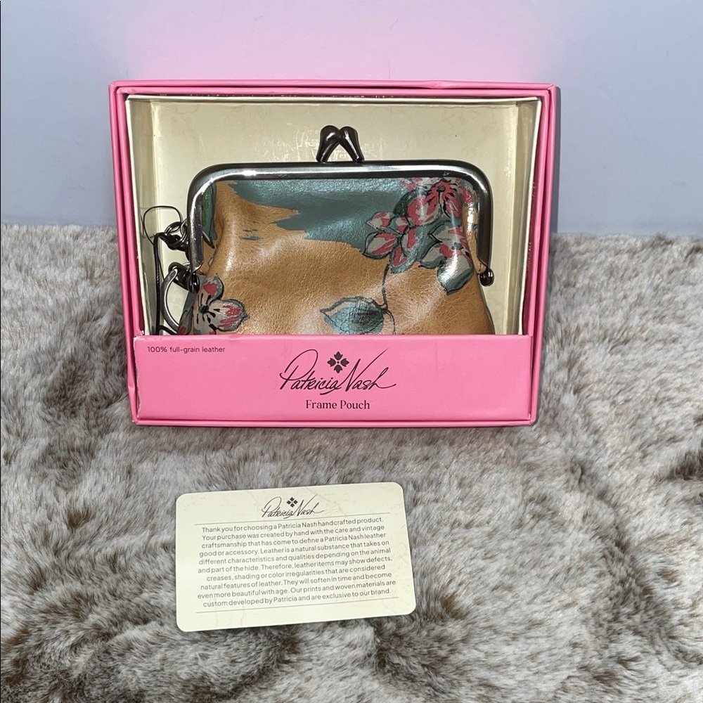 NWT Patricia Nash ‘Beautiful Girl’ Kisslock Pouch Fob